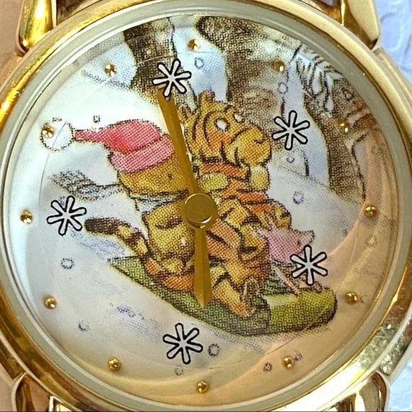 ⚡️Host Pick⚡️Limited Edition Vintage Pooh Snowflake Watch #849 of 1000🌟 - Picture 3 of 16